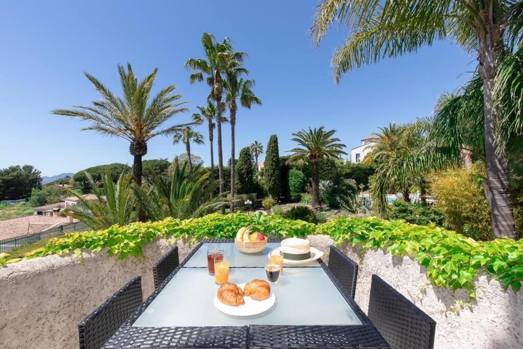Le Castel Rose Super Cannes, Face Aux Iles De Lerins Валлоріс Екстер'єр фото